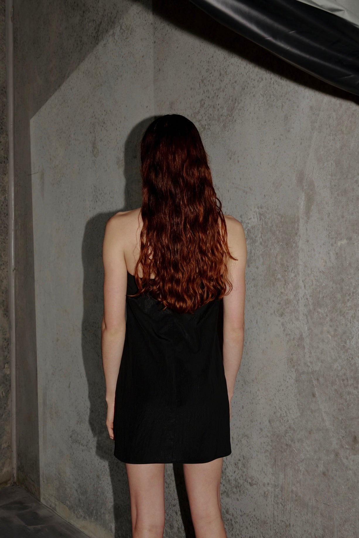 INTERCEPT MIDI DRESS | BLACK