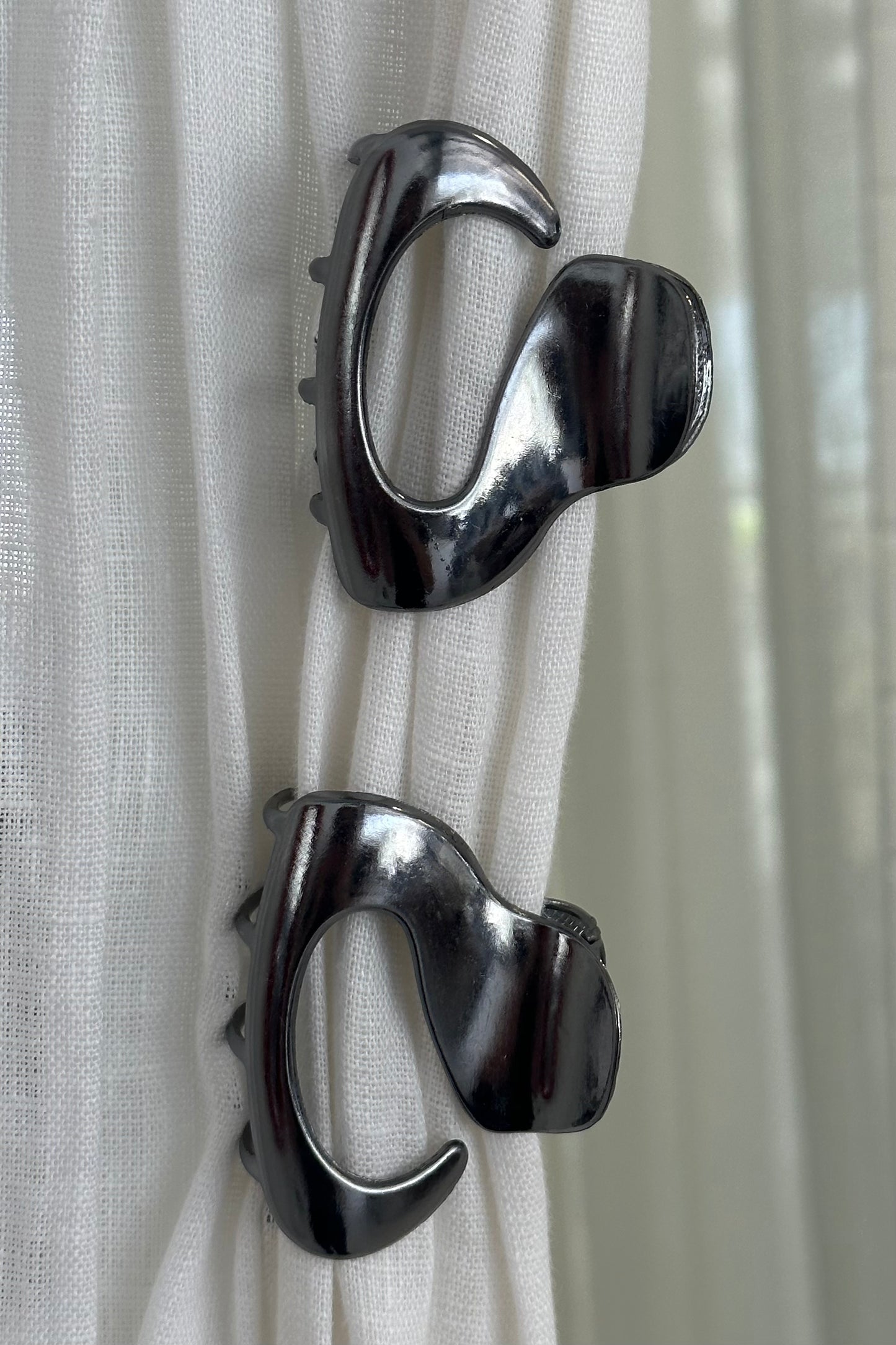 ITS A SPECIAL HAIR CLIP