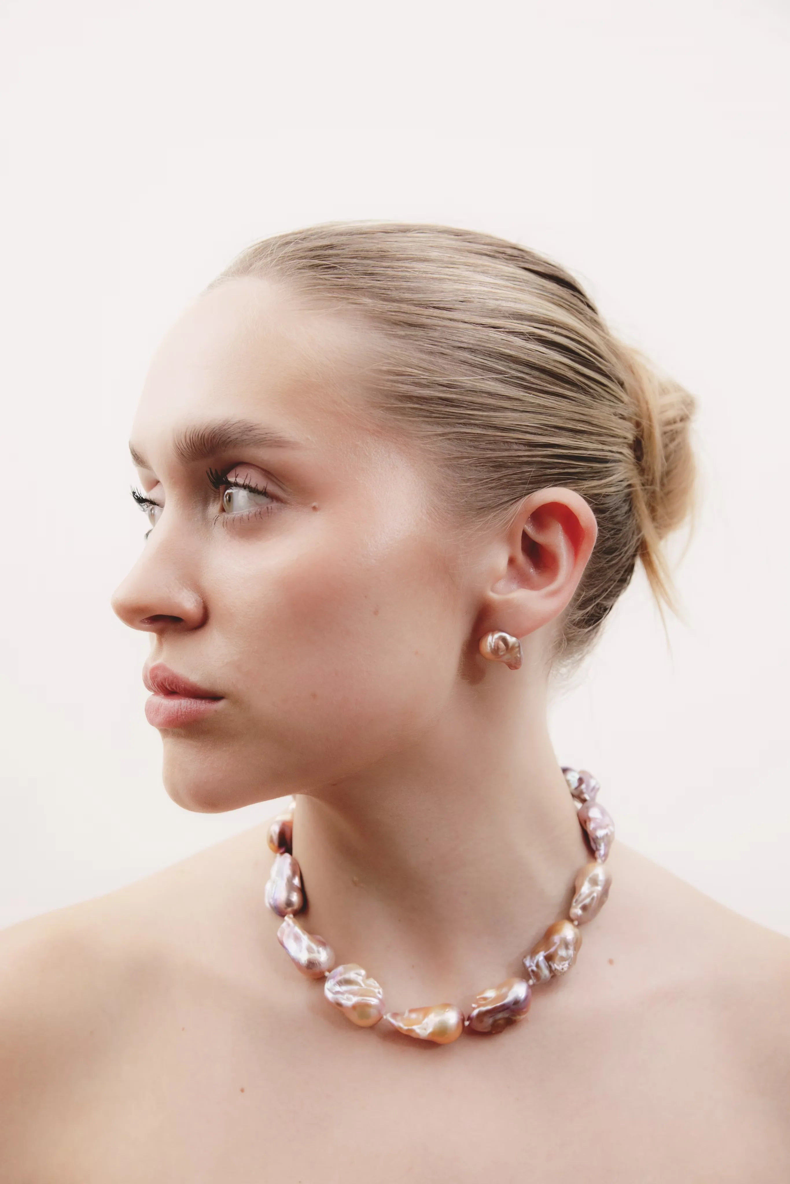 Auralen | Petit Baroque Pearl Stud in Plum Blush